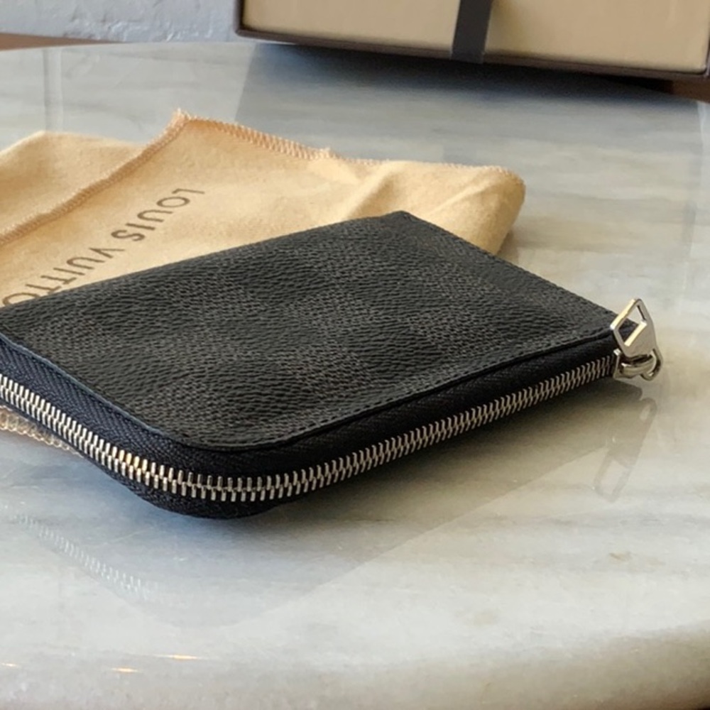 Louis Vuitton Damier Graphite - Picture 9 of 10